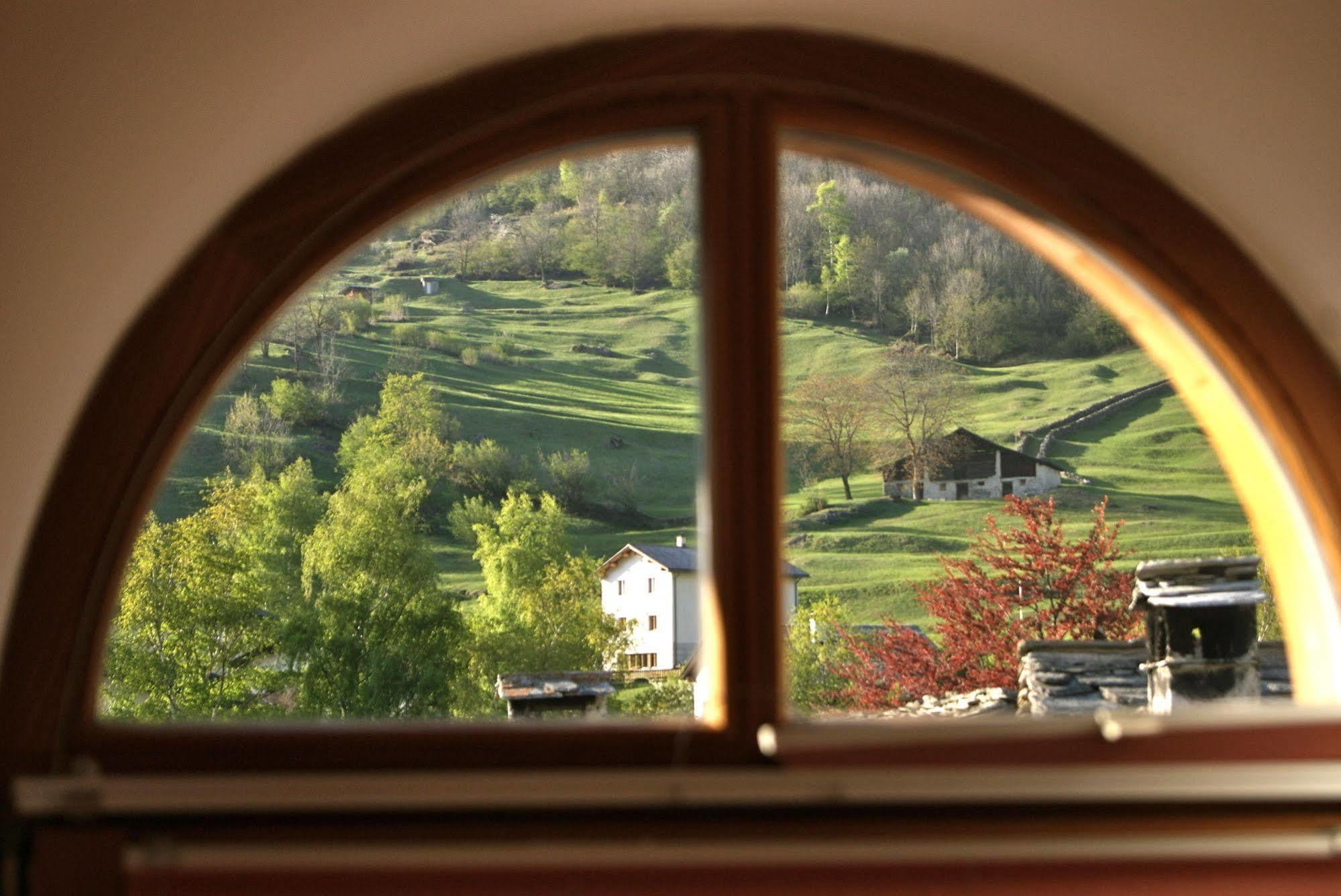 Albergo Piz Cam Vicosoprano ภายนอก รูปภาพ
