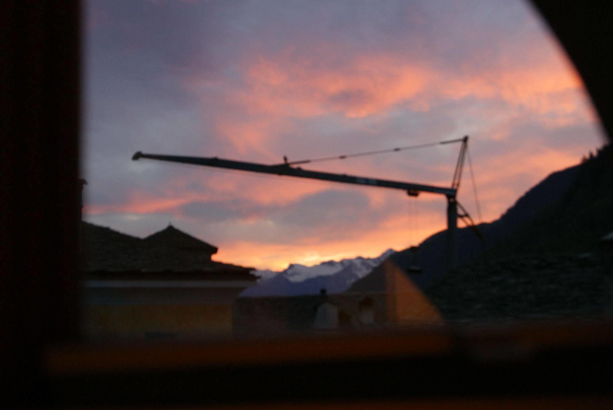 Albergo Piz Cam Vicosoprano ภายนอก รูปภาพ