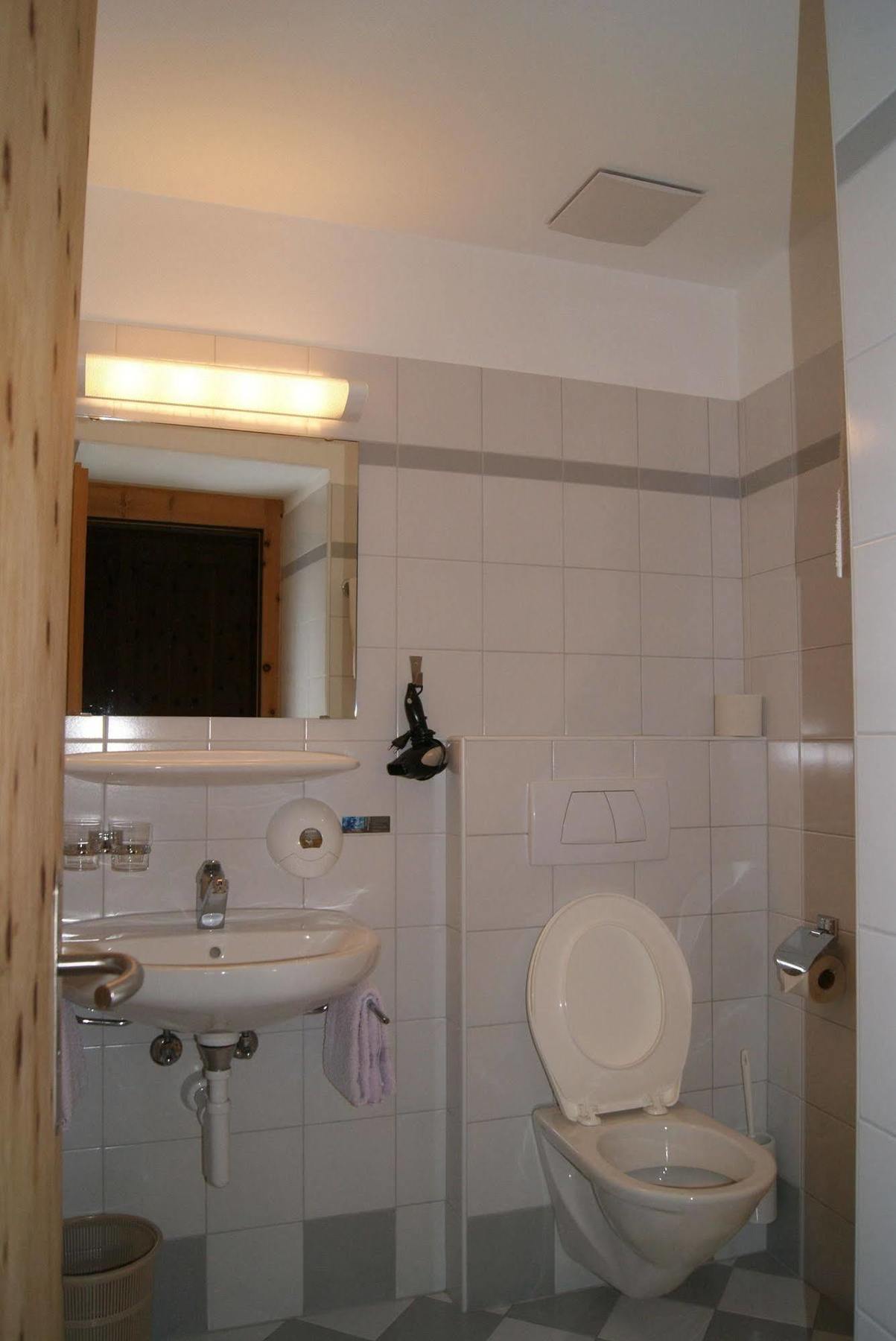 Albergo Piz Cam Vicosoprano ภายนอก รูปภาพ